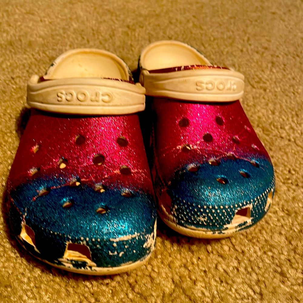 Girls crocs